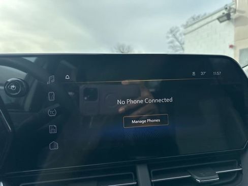 New 2026 Chevrolet Trax LT w/ Sunroof Package image 17