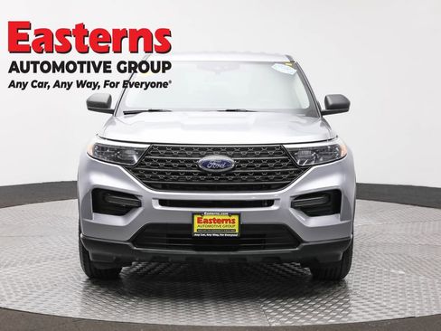 Used 2024 Ford Explorer 4WD image 2