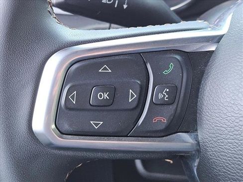 Used 2023 Jeep Gladiator Overland AWD/4WD image 8