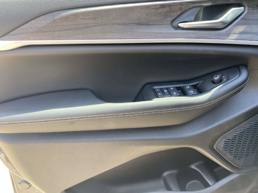 New 2026 Jeep Grand Cherokee Altitude RWD image 42