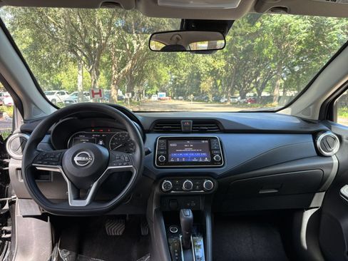 Used 2025 Nissan Versa SV FWD image 31