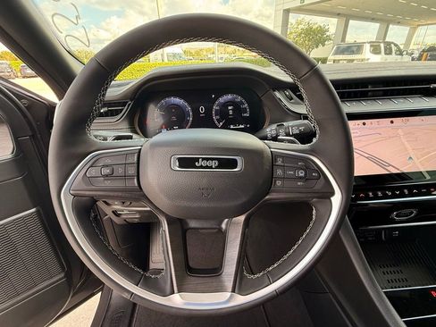 New 2026 Jeep Grand Cherokee L Limited w/ Luxury Tech Group II RWD image 21