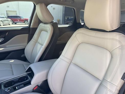 New 2026 Lincoln Corsair Premiere image 21