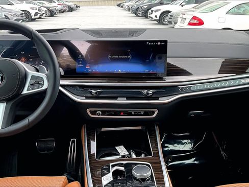 Used 2026 BMW X5 xDrive40i w/ M Sport Package image 7