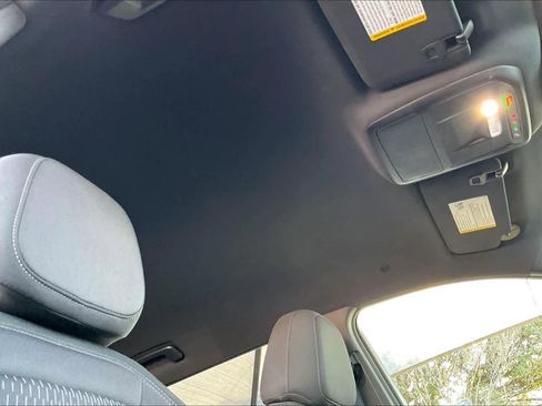 Used 2025 Chevrolet Equinox LT image 12