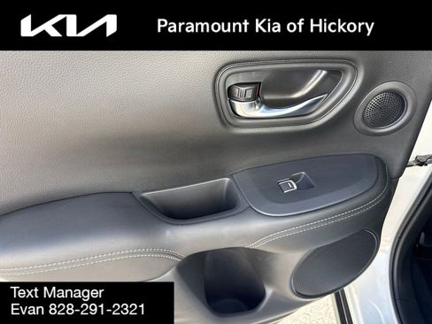Used 2024 Honda HR-V EX-L image 12