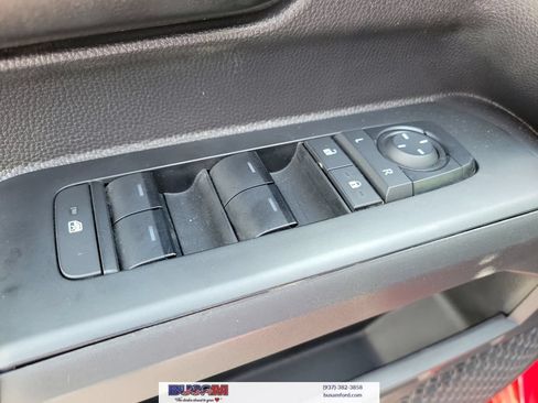 Used 2025 Toyota Tacoma SR5 AWD/4WD image 18