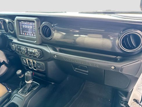 Used 2023 Jeep Wrangler Unlimited Sport AWD/4WD image 32