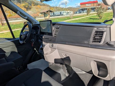 Used 2023 Ford E-Transit image 26
