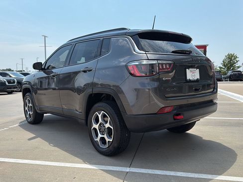 Used 2022 Jeep Compass Trailhawk image 10