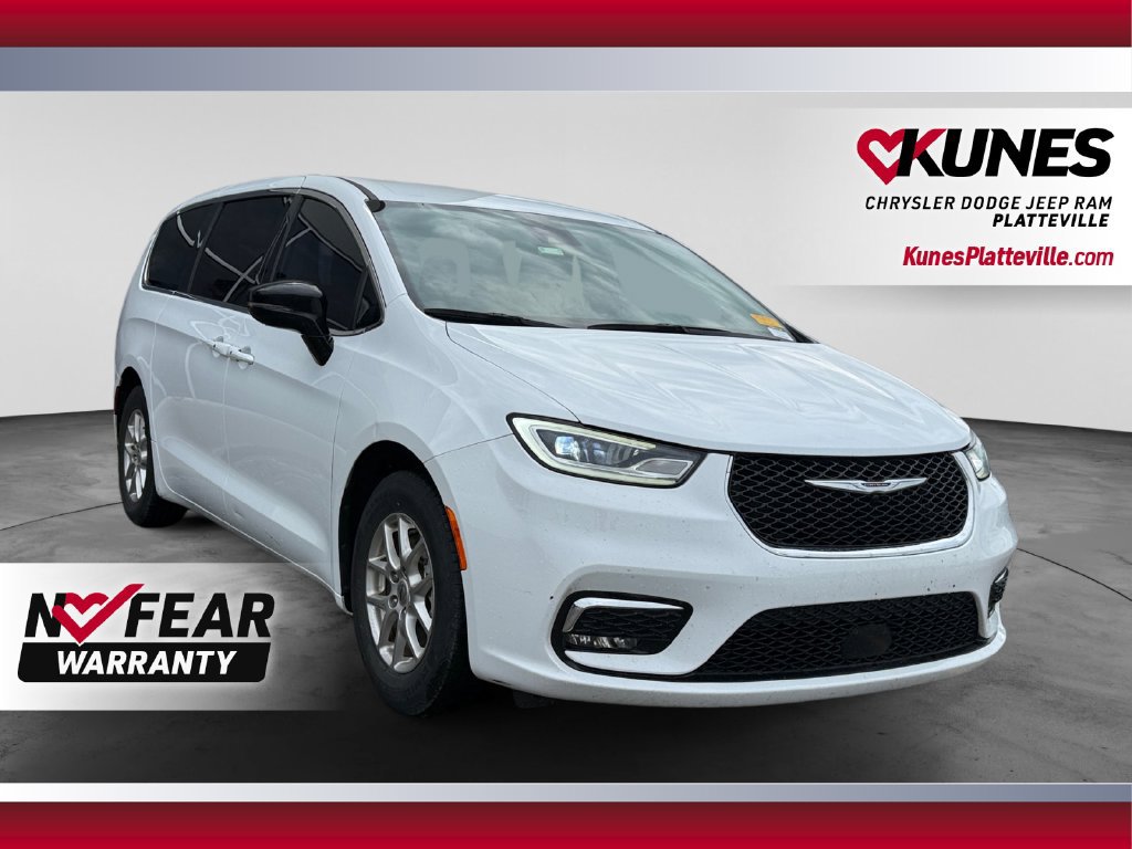 Used 2024 Chrysler Pacifica Touring-L FWD image 1