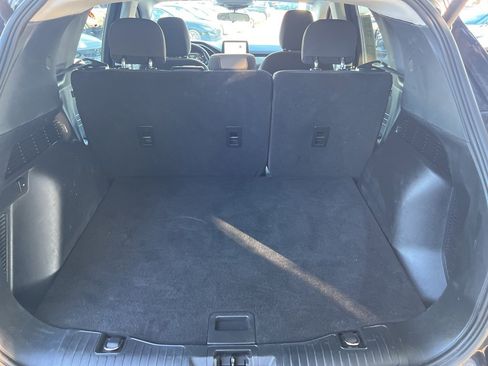 Used 2021 Ford Escape SE w/ SE Sport Appearance Package image 17