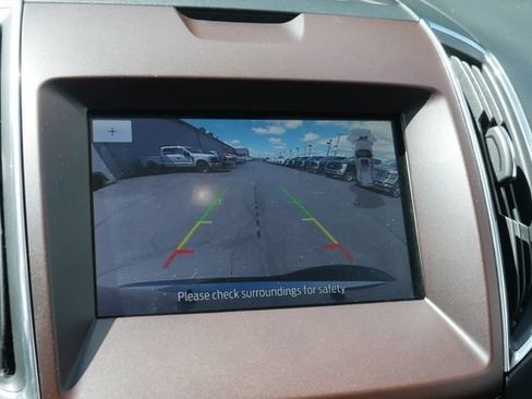 Used 2020 Ford Edge Titanium AWD/4WD image 3