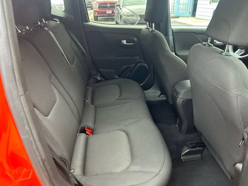 Used 2019 Jeep Renegade Sport image 25