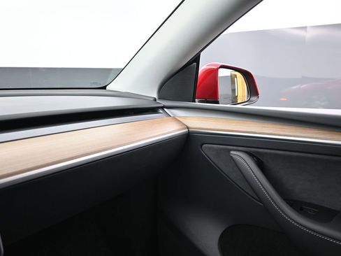 Used 2024 Tesla Model Y Long Range image 22