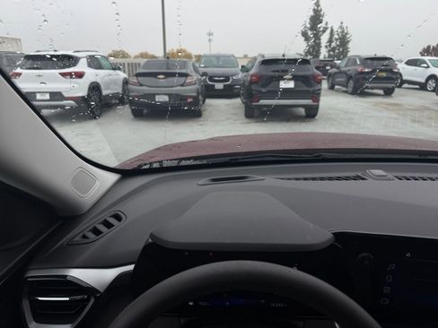 Used 2025 Chevrolet TrailBlazer LT image 34