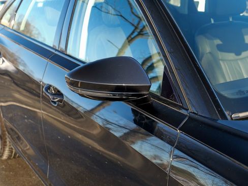 Used 2023 Audi A8 L 3.0T w/ Comfort Plus Package image 10