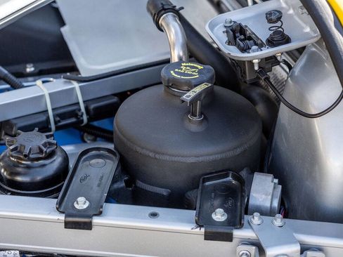 Used 2006 Ford GT image 73