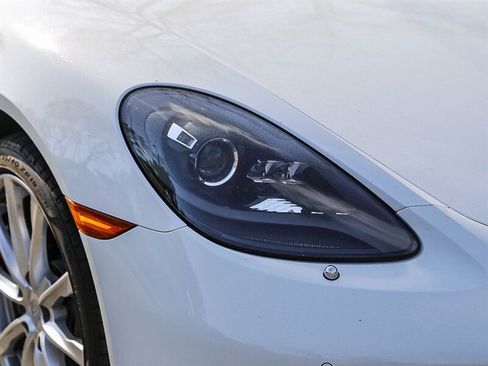 Used 2019 Porsche 718 Boxster image 11