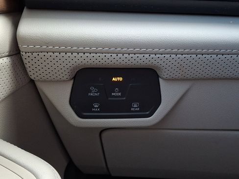 Certified 2024 Volkswagen Atlas SE image 22