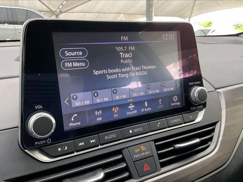 Used 2025 Nissan Altima 2.5 SV FWD image 29