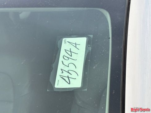 Used 2026 Honda HR-V EX-L image 11