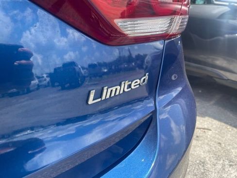 Used 2017 Hyundai Elantra Limited FWD image 10