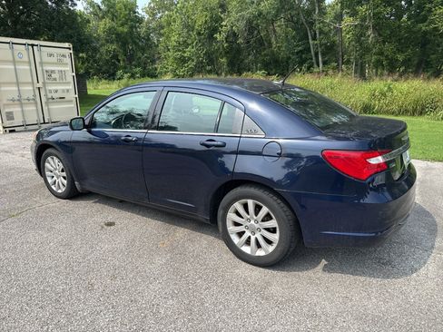 Used 2013 Chrysler 200 Touring w/ S Exterior Appearance Pkg FWD image 3