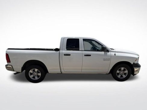Used 2018 RAM 1500 Tradesman w/ Chrome Appearance Group RWD image 9