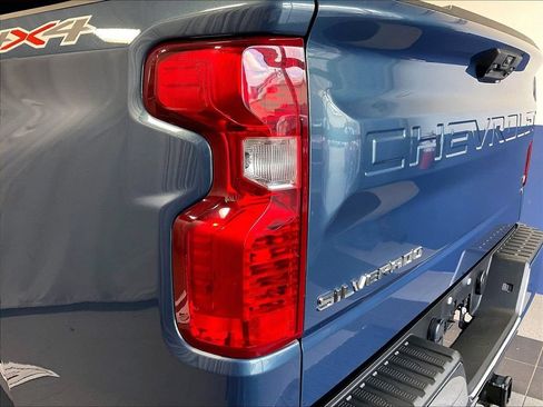 Used 2024 Chevrolet Silverado 1500 LT AWD/4WD image 34