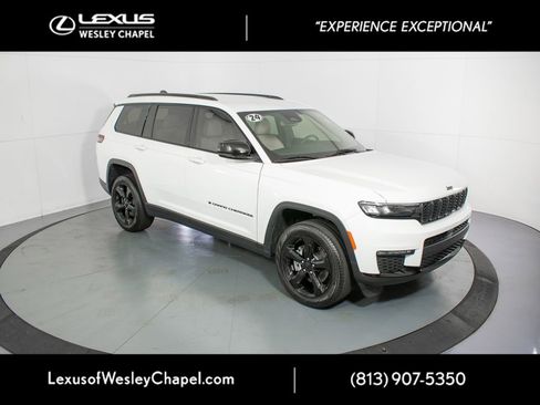 Used 2024 Jeep Grand Cherokee L Limited w/ Black Appearance Package image 2