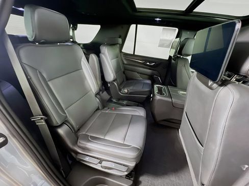 Used 2024 GMC Yukon Denali w/ Advanced Technology Package AWD/4WD image 31