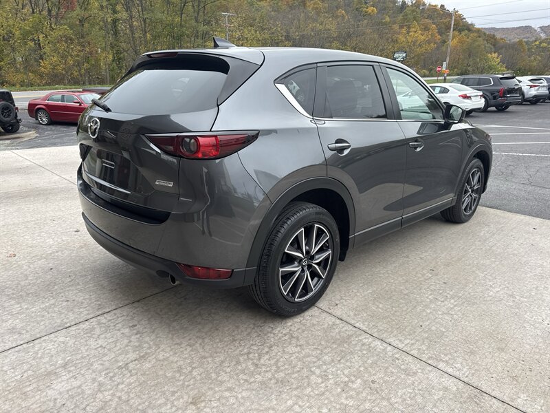 Used 2018 MAZDA CX-5 Touring w/ Preferred Equipment Package AWD/4WD image 4