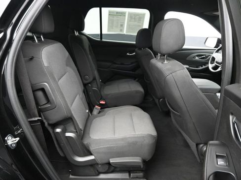 Used 2023 Chevrolet Traverse LT image 14