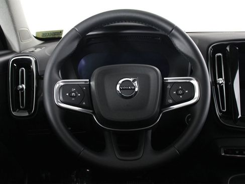 Used 2026 Volvo XC40 B5 Ultra w/ Climate Package image 8