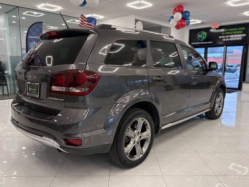 Used 2017 Dodge Journey Crossroad FWD image 12