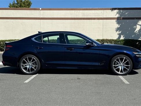 Used 2023 Genesis G70 2.0T image 3