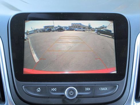 Certified 2018 Chevrolet Equinox LT w/ Sun & Infotainment Package AWD/4WD image 18