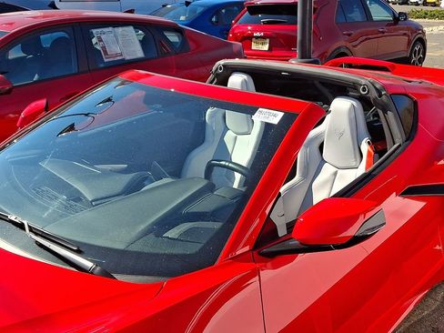 Used 2021 Chevrolet Corvette Stingray Coupe w/ Z51 Performance Package image 24