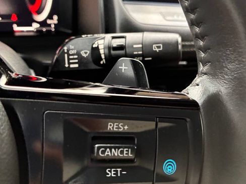 Used 2024 Nissan Rogue Platinum FWD image 27