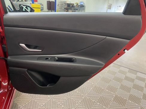 Used 2023 Hyundai Elantra SEL image 16