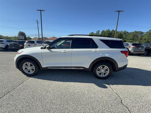 Certified 2023 Ford Explorer XLT w/ Equipment Group 202A AWD/4WD image 2