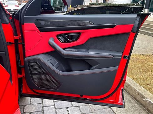 Used 2024 Lamborghini Urus S image 21