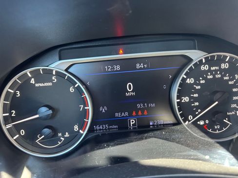 Used 2025 Nissan Altima 2.5 SV image 44