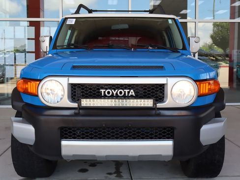 Used 2007 Toyota FJ Cruiser 4WD image 2