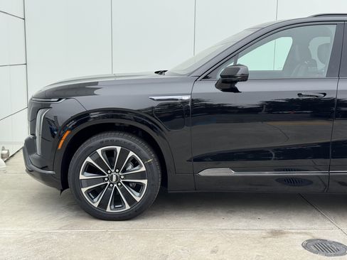 New 2026 Cadillac Vistiq Sport image 5