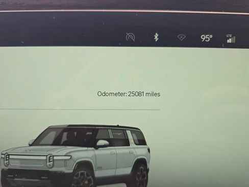 Used 2024 Rivian R1S Adventure AWD/4WD image 29