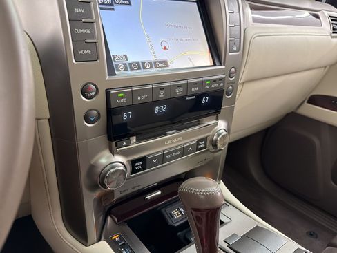 Used 2017 Lexus GX 460 Premium AWD/4WD image 19