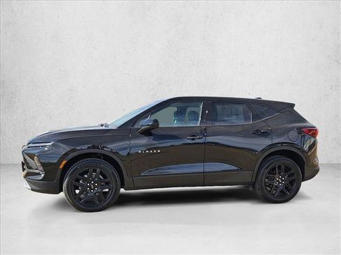 New 2026 Chevrolet Blazer LT w/ LPO, Black Grille Bar Package FWD image 5