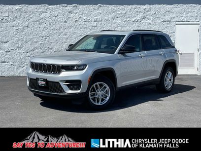 New 2025 Jeep Grand Cherokee Laredo w/ Luxury Tech Group I